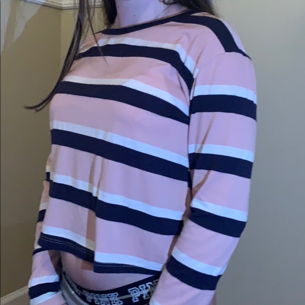 cropped stripped shirt